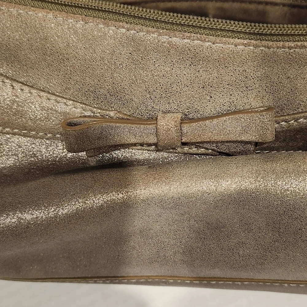 Sondra Roberts Bronze Metallic Bow detail purse Suede Fringe Thick strap
